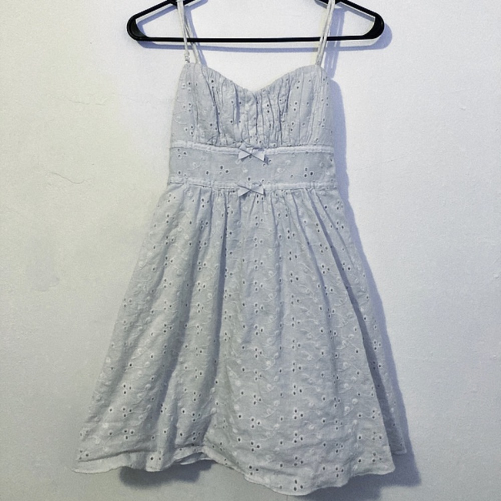 White Textured Floral Dress - Sz 9 Junior - Specklers